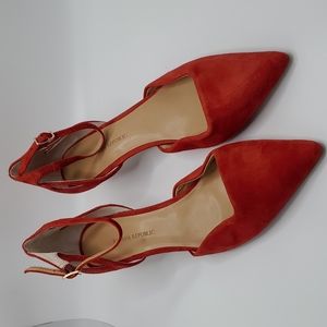 Banana Republic Suede 2 Inch Kitten Heels - Size US 7.5